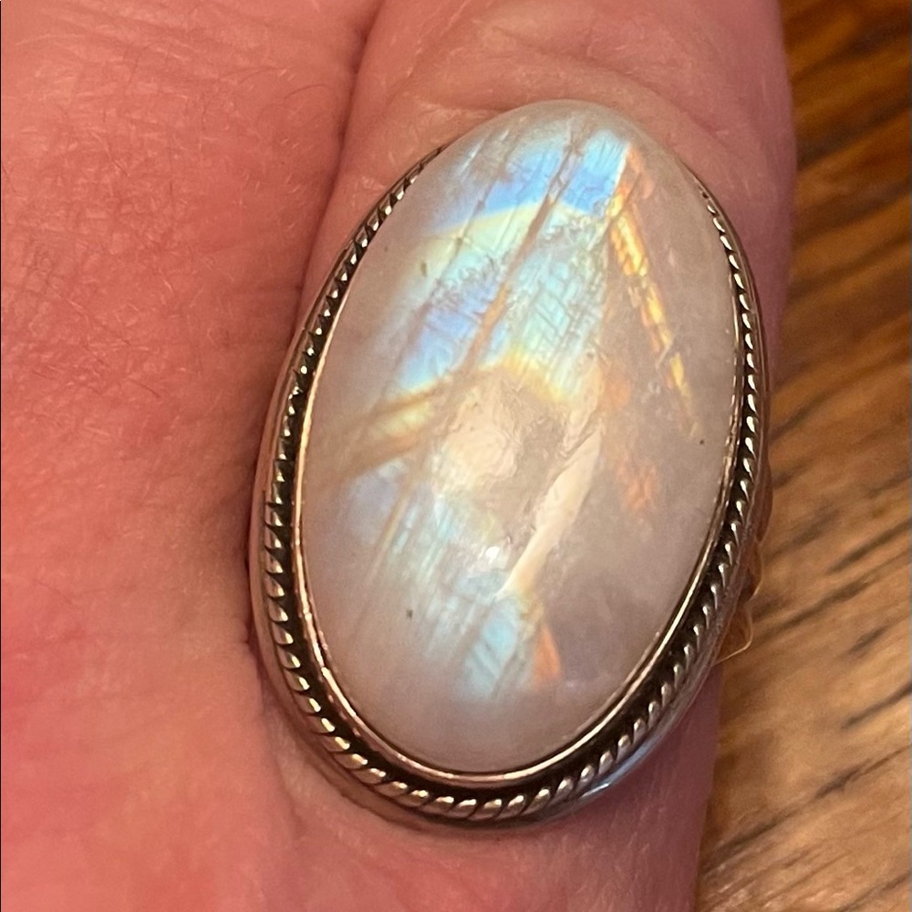 Beautiful oval moonstone ladies size 8 ring